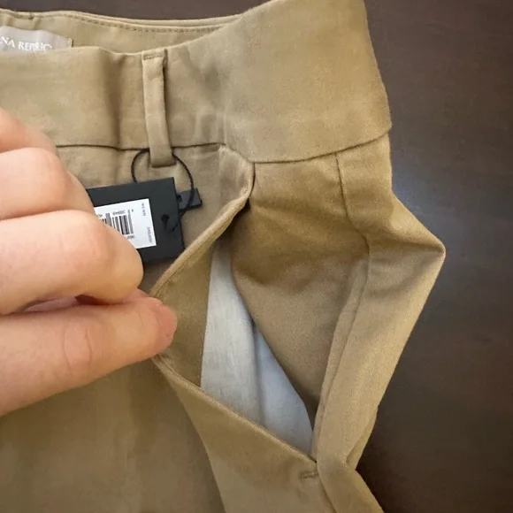 Banana Republic casual shorts, 5’ length. - Picture 3 of 6